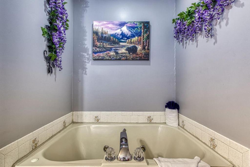 Adalynn'S Mountain Retreat-Hot Tub, 1089 Of Free Tickets For Each Paid Day, Dollywood And More! Pigeon Forge Buitenkant foto